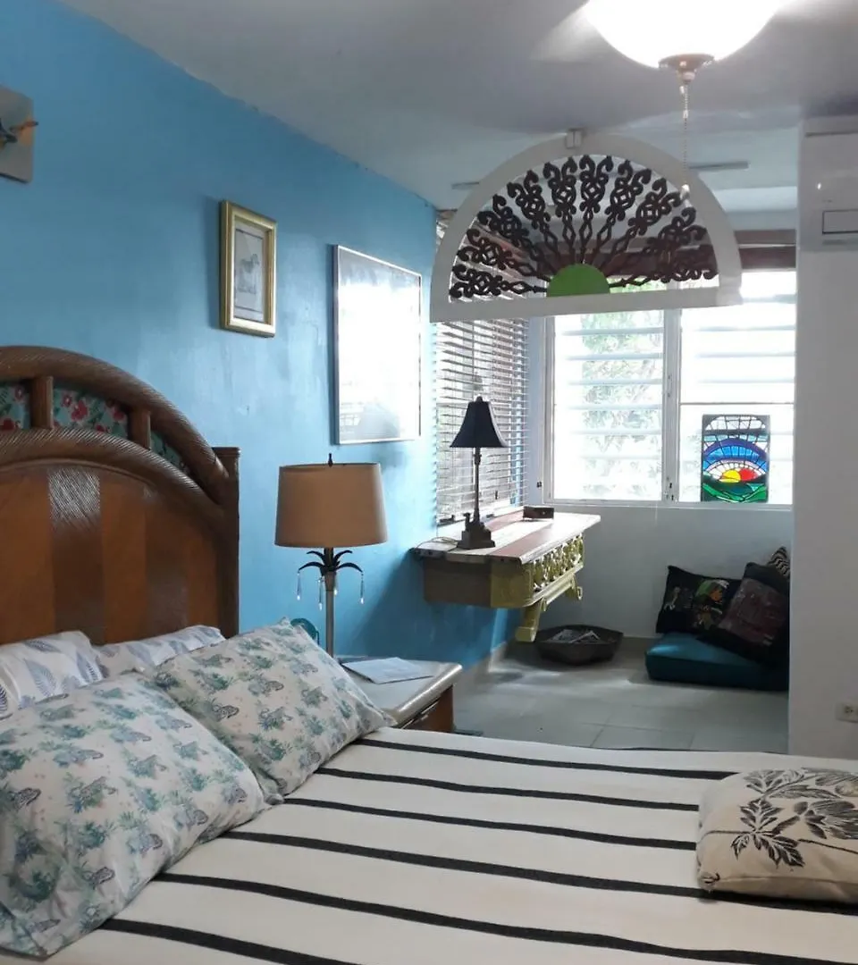 La Casa Que Canta Bed and Breakfast Humacao
